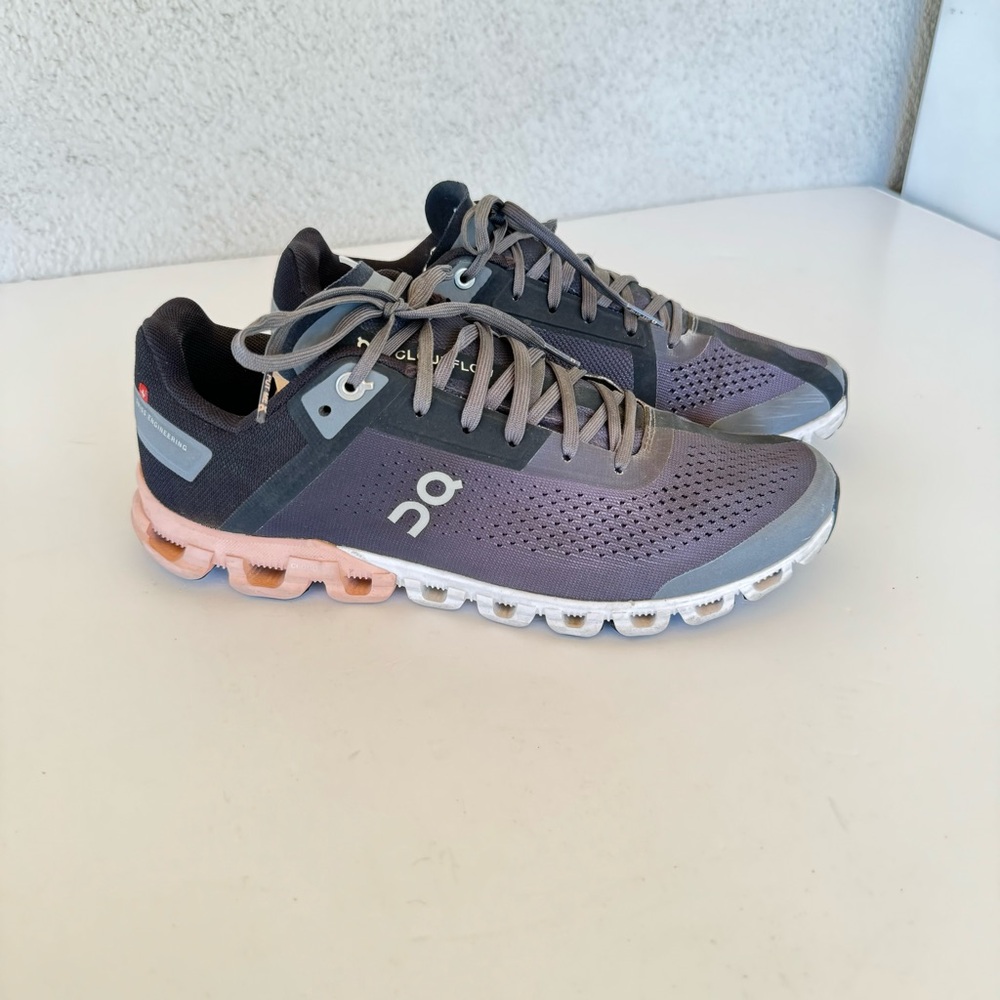 On Cloud Flow Trial Running Sneakers Size 8.5